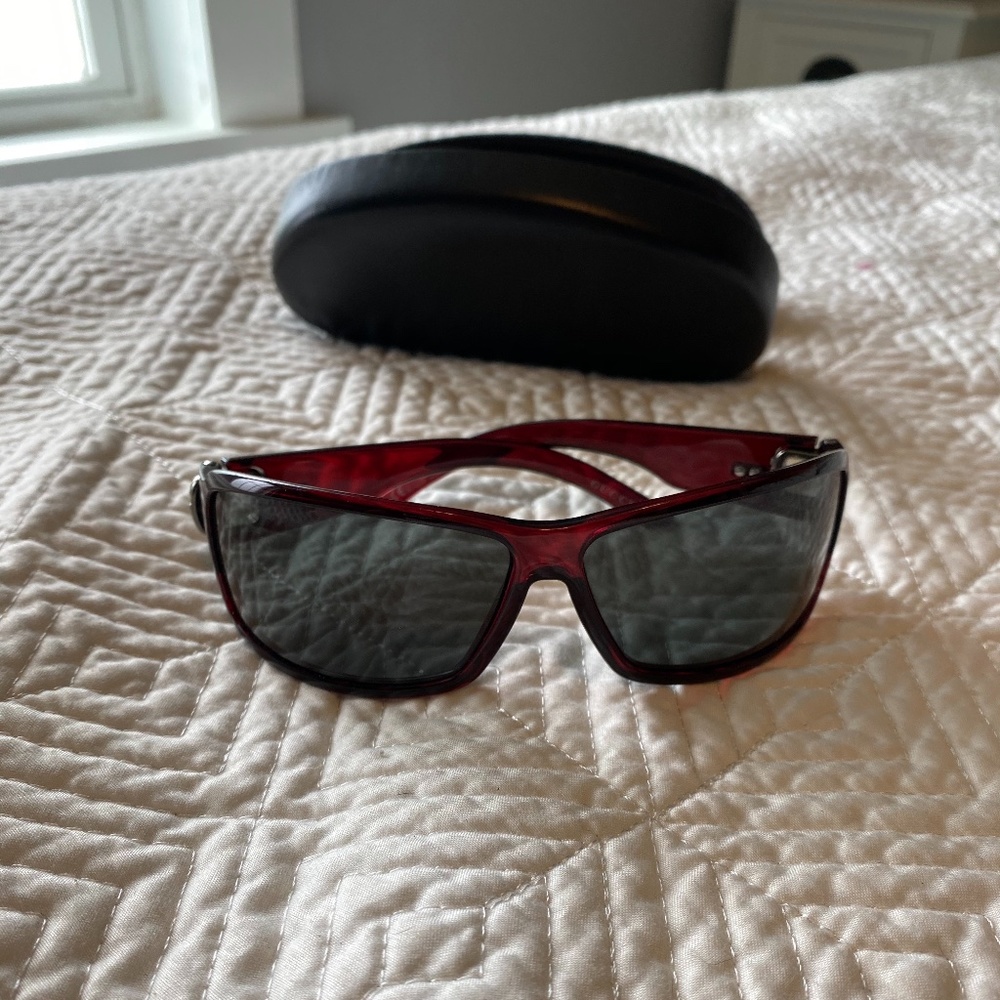 Gucci Sunglasses - Picture 2 of 5